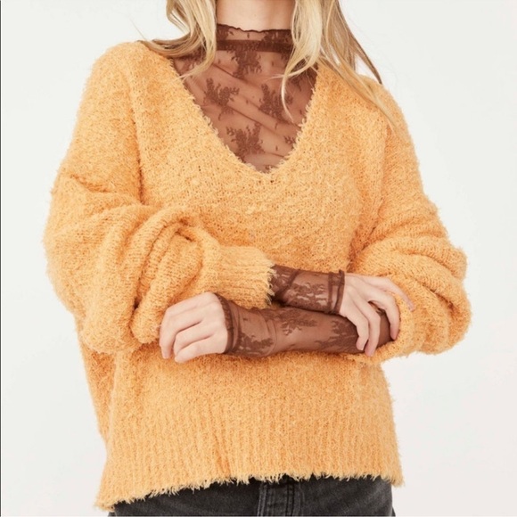Free People Goldy Theo V Neck Slouchy Dropped Shoulder Fuzzy sweater size Small - Picture 3 of 17